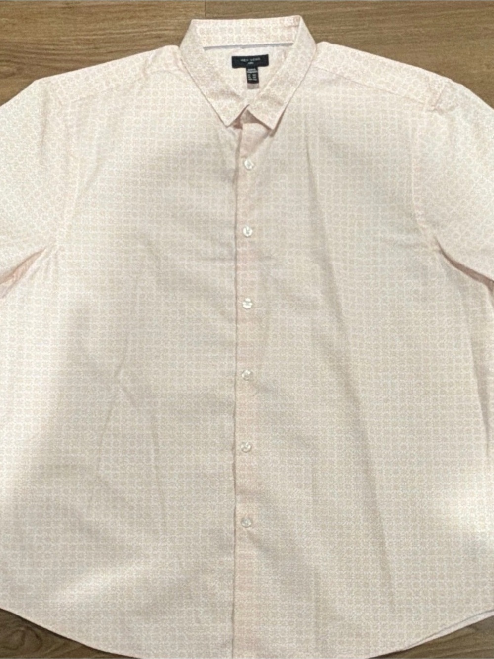 New Look Men’s 2XLSalmonWhite Geometric Short Sleeve Button-Up Point Collar